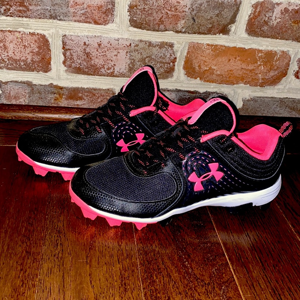Under Armour Women’s Glyde Softball Cleats